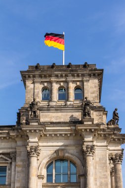 Bina Berlin Reichstag bayrakları 