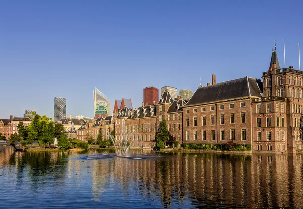 Binnenhof e skyline dell'Aia — Foto Stock