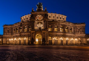 Semper opera binası Dresden