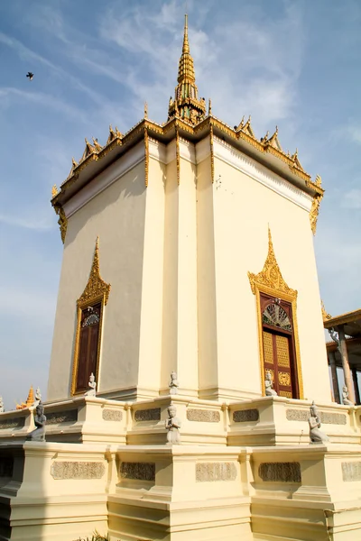 Royal palace temple in Phnom Penh. — Stock Photo, Image