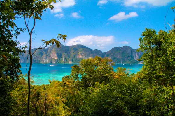 Ko Phi Phi, Tayland üzerine tırmanma