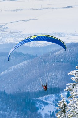 Uçan tandem yamaç paraşütü dersi