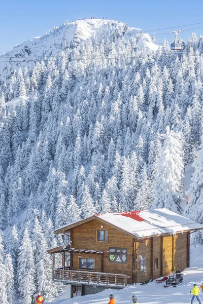 Berghut van Poiana Brasov — Stockfoto