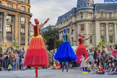 B-Fit sokakta balerinler Show'da. 