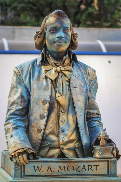 W.A Mozart living statue at B-FIT in the Street. — Stock Photo, Image