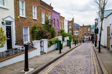 Tipik küçük 19. yüzyıl Londra Caddesi Victorian Teras evler