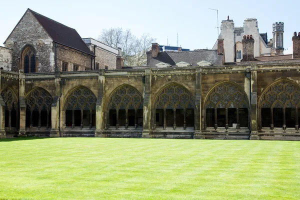 Londra - 14 aprile: Cortile dell'Abbazia di Westminster in primavera . — Foto Stock