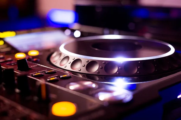 Dj cd player e mixer — Fotografia de Stock