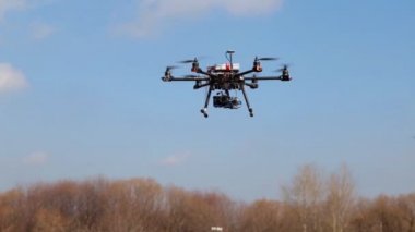 ev yapımı quadrocopter uçan