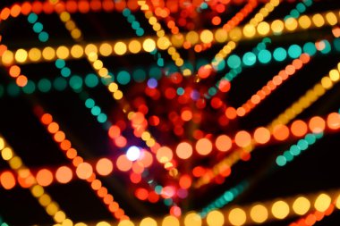 Soyut dairesel bokeh arka plan koyu arka plan üzerinde Noel ağacı ışıkları