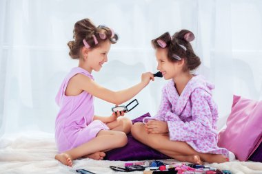 Çocuk kozmetik oyun