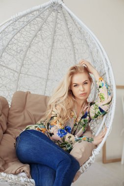 baştan çıkarıcı genç kadın