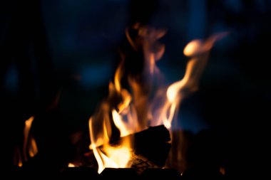 parlak sıcak ateş. Doğa kavramı.