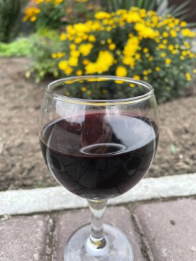 wine glasses on the wooden table
