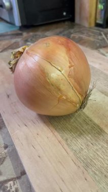 Tahtadaki soğan