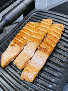 Taze somon bifteği.