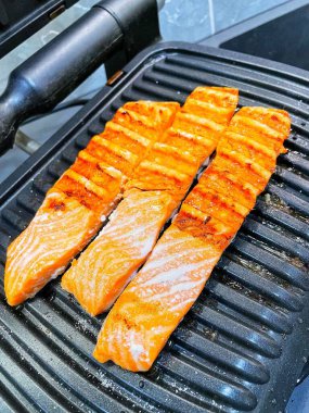 Sebzeli ızgara somon