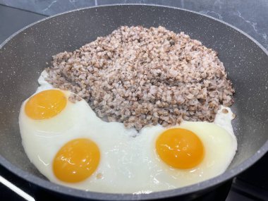 Kızartma tavasında kızarmış yumurta, yumurta, yumurta, protein, mutfak, yemek