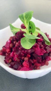 Sebze salatası sirke, pancar, bezelye, havuç, vitamin, sağlıklı yiyecek, yeşillik.