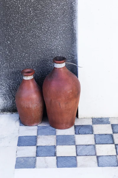 Twee rode vintage vazen — Stockfoto