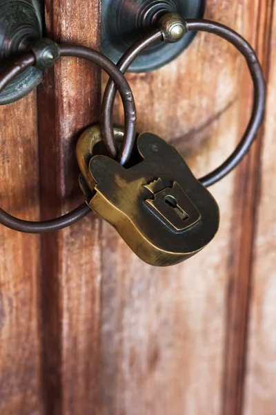 Big iron padlock — Stock Photo, Image