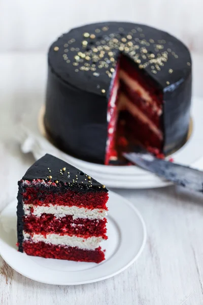 Round black cake — Stock Photo, Image