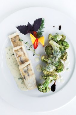 Brokoli ile balık buğulama