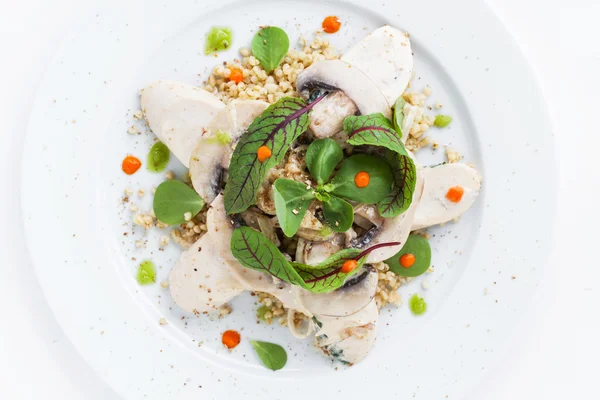 Fesleğen ve tavuk ile Bulgur