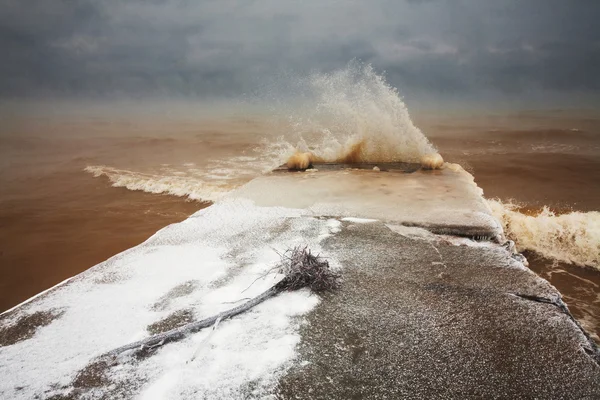 Tempestade e nevoeiro mar — Fotografia de Stock