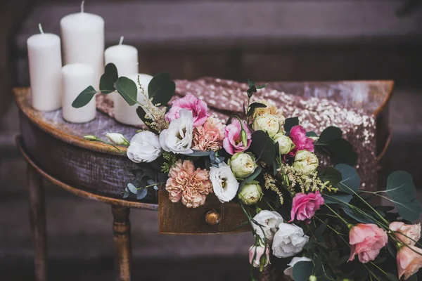 クリーム色の結婚式の装飾 — ストック写真