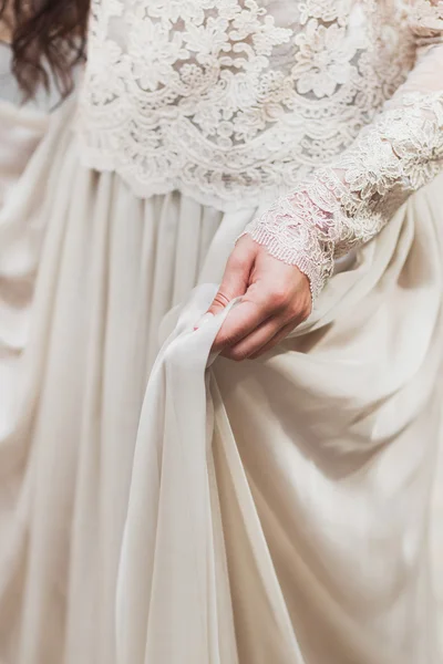Женское платье для рук — стоковое фото