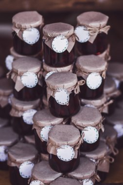 El yapımı reçel kümesi