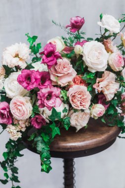 Düğün çiçek aranjmanı