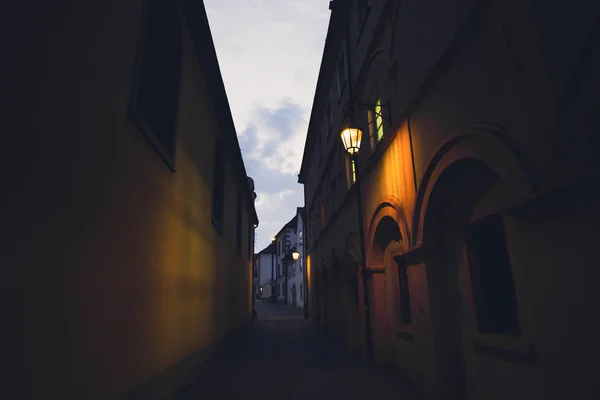 Lantern light  the street — Stock Photo, Image