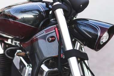 Karbon siyah motosiklet cisim