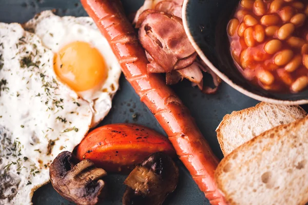 Frukost med stekta ägg — Stockfoto