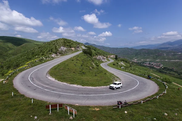 在山中蜿蜒路 — 图库照片