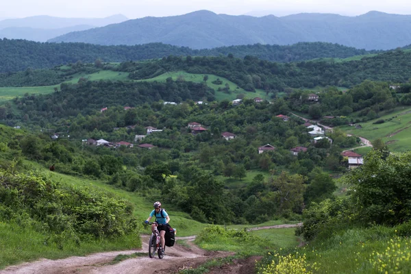 骑自行车旅行在亚美尼亚 — 图库照片