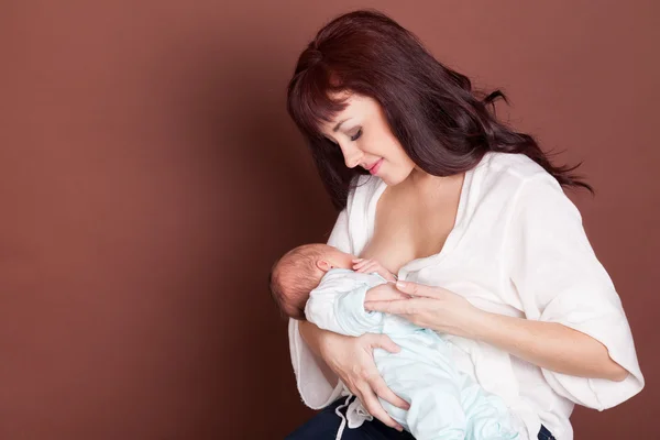 Mãe e bebê no amor — Fotografia de Stock