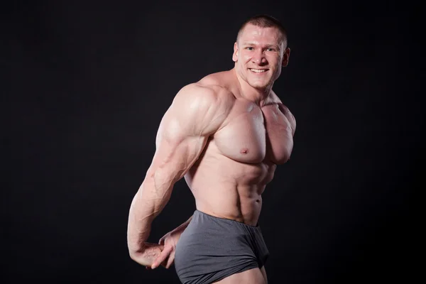 Erkek vücut geliştirmeci — Stok fotoğraf