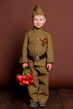 Bir çocuk asker portresi