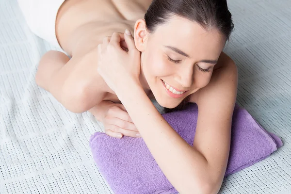 La chica en el Spa — Foto de Stock