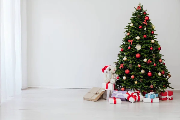 Χριστουγεννιάτικο Δέντρο Πεύκο Δώρα Για Νέο Έτος Διακόσμηση Φόντο Θέση — Φωτογραφία Αρχείου
