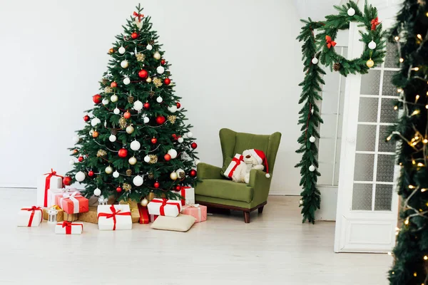 New Year Home Weihnachtsbaum Mit Geschenkdekor Urlaub Für Jeden Weißen — Stockfoto