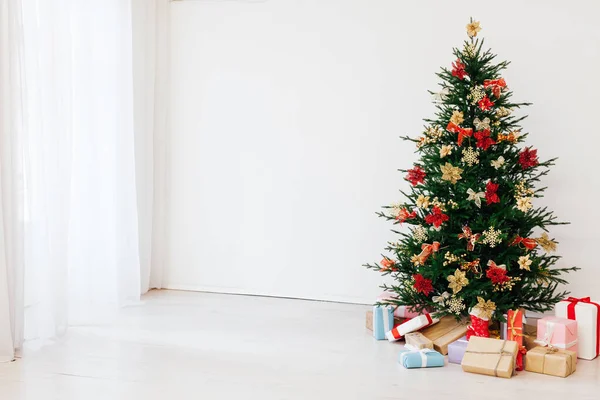 Garland Vánoční Strom Borovice Dárky Pro Nový Rok Dekorace Interiér — Stock fotografie