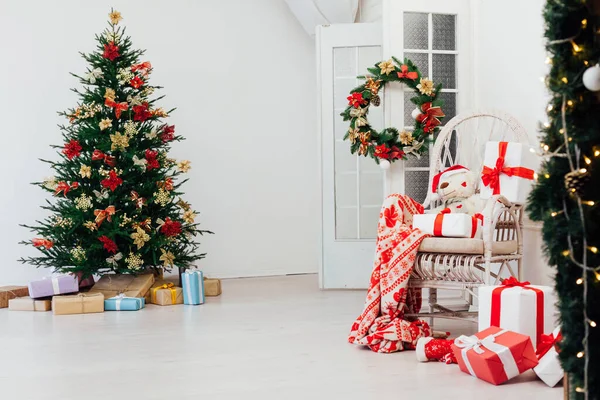 Dekor Girlanden Weihnachtsbaum Mit Geschenken Für Das Neue Jahr — Stockfoto