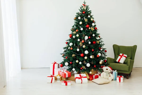 Kerst Interieur Kerstboom Vakantie Decor Cadeautjes — Stockfoto