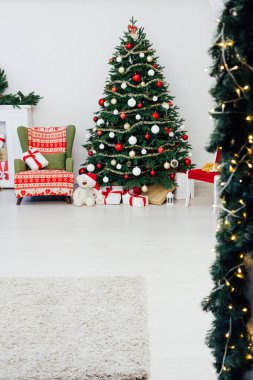 Hediye Dekorlu Yılbaşı Ağacı