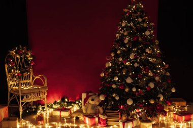 Noel ağacı süslemeleri Yeni Yıl Arifesi