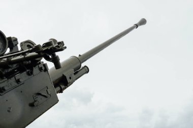 Savaşta ateş etmek için makineli tüfek teçhizatı